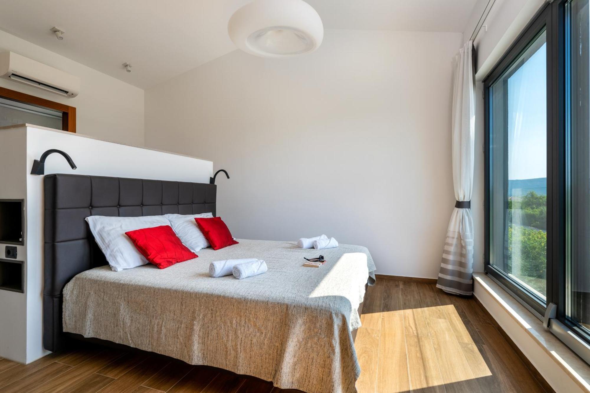 Martincic Residence - 5 Stars Luxury With Pool Heating On 4000M2 Rakalj Exterior photo