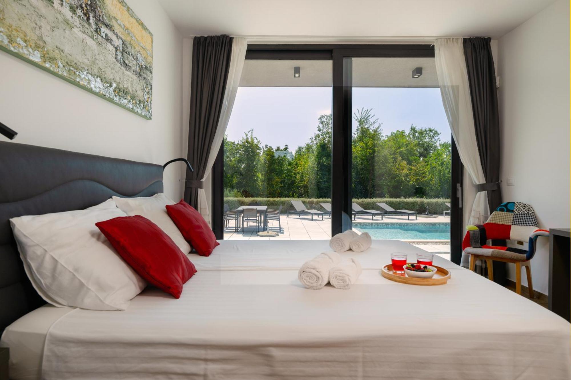 Martincic Residence - 5 Stars Luxury With Pool Heating On 4000M2 Rakalj Exterior photo